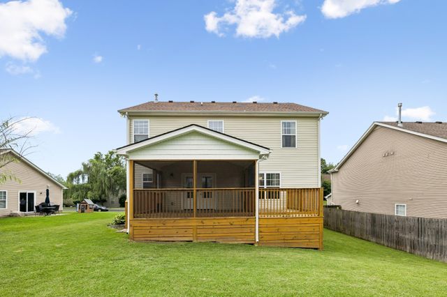 121 Cavalier Dr, Hendersonville, TN 37075