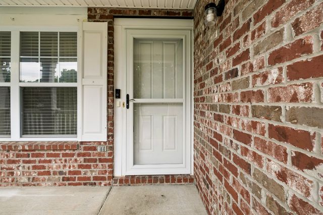 121 Cavalier Dr, Hendersonville, TN 37075