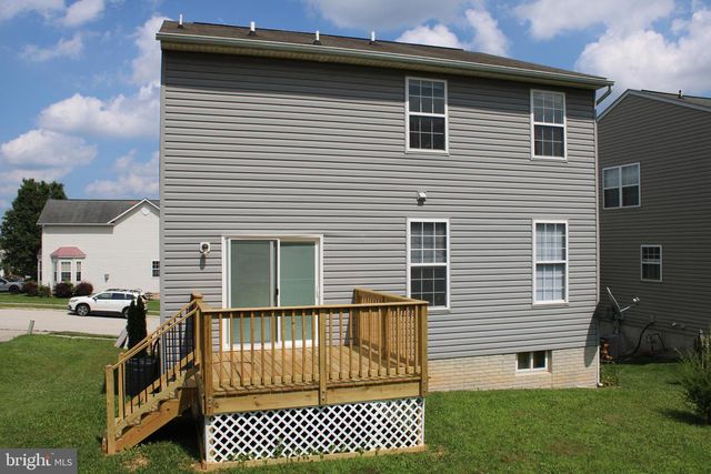 80 MENLENA CIR, Hanover, PA 17331