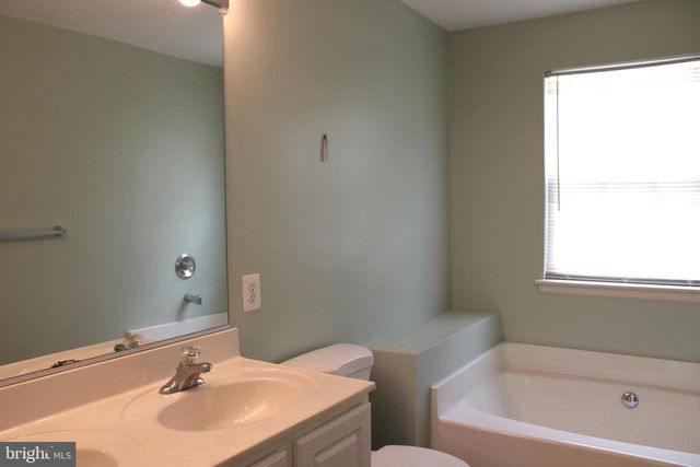 80 MENLENA CIR, Hanover, PA 17331