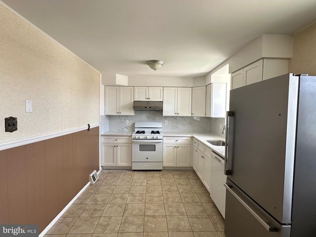 11125 KIRBY DR, Philadelphia, PA 19154