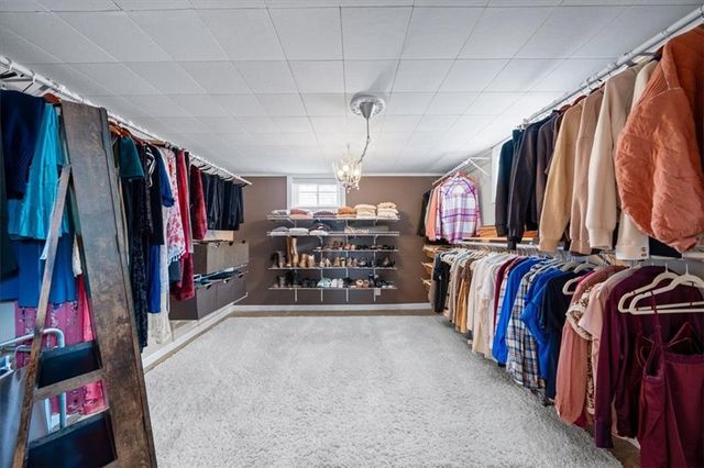 6940 MACKEY Street, Overland Park, KS 66204