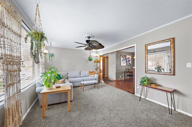 6940 MACKEY Street, Overland Park, KS 66204