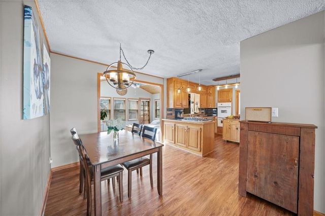 6940 MACKEY Street, Overland Park, KS 66204