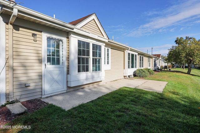 1107B Buckingham Drive, Manchester, NJ 08759