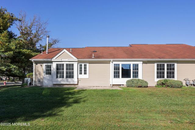 1107B Buckingham Drive, Manchester, NJ 08759