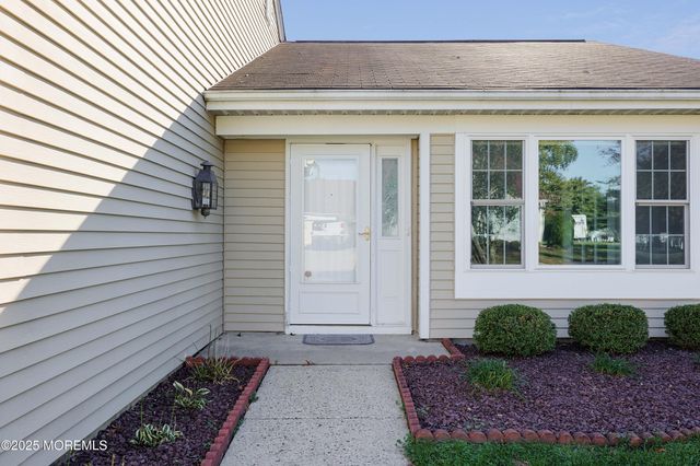 1107B Buckingham Drive, Manchester, NJ 08759