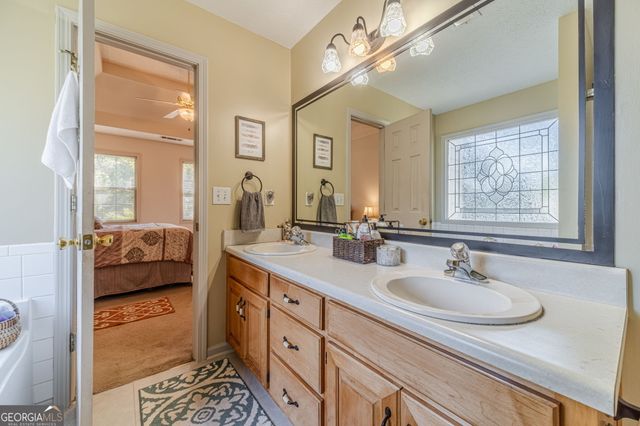 962 Cove Lake Court, Lawrenceville, GA 30045