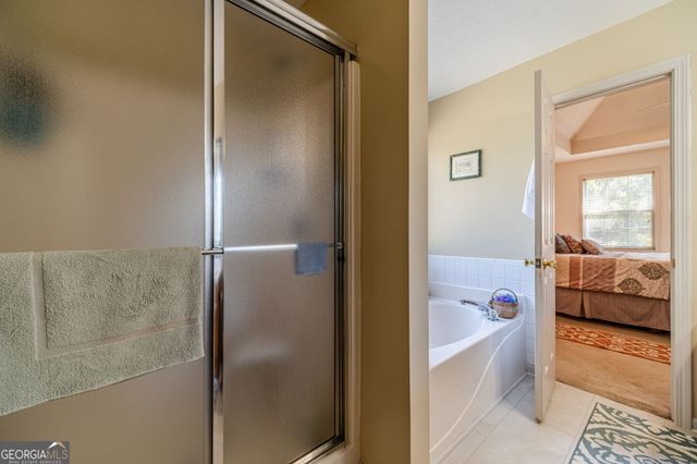 962 Cove Lake Court, Lawrenceville, GA 30045