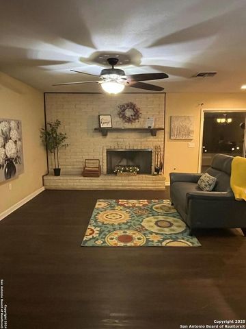 5830 Freemans Farm St, San Antonio, TX 78233