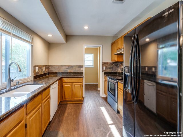 5830 Freemans Farm St, San Antonio, TX 78233