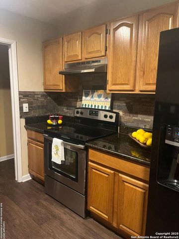 5830 Freemans Farm St, San Antonio, TX 78233