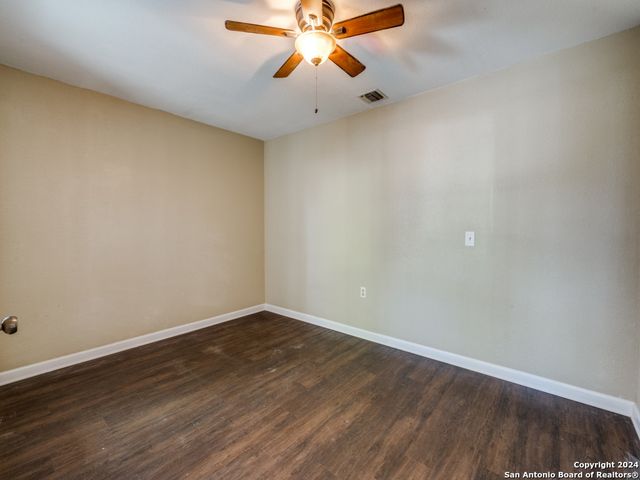 5830 Freemans Farm St, San Antonio, TX 78233
