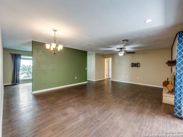 5830 Freemans Farm St, San Antonio, TX 78233