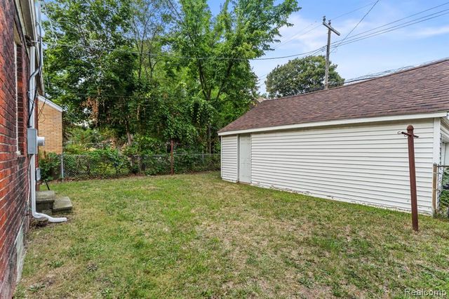 8550 W Outer Drive, Detroit, MI 48219