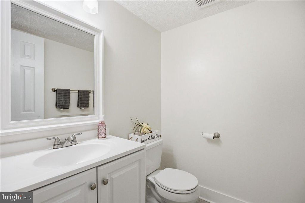 Image 24 of property listing at 12221 CONCHO CT, Lusby, MD 20657