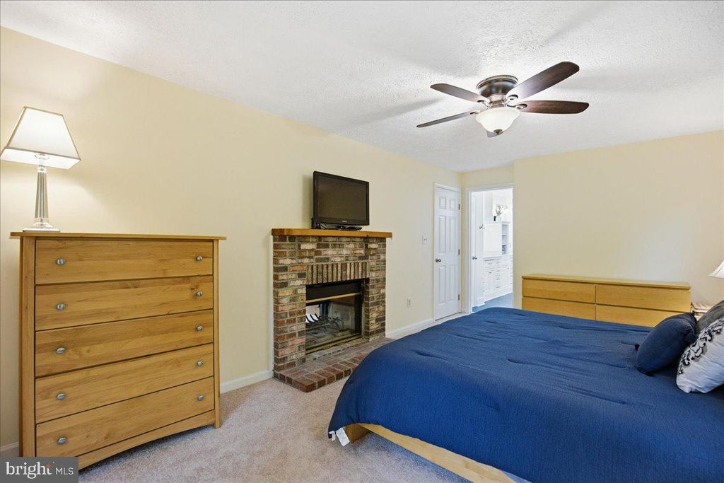 Image 27 of property listing at 12221 CONCHO CT, Lusby, MD 20657