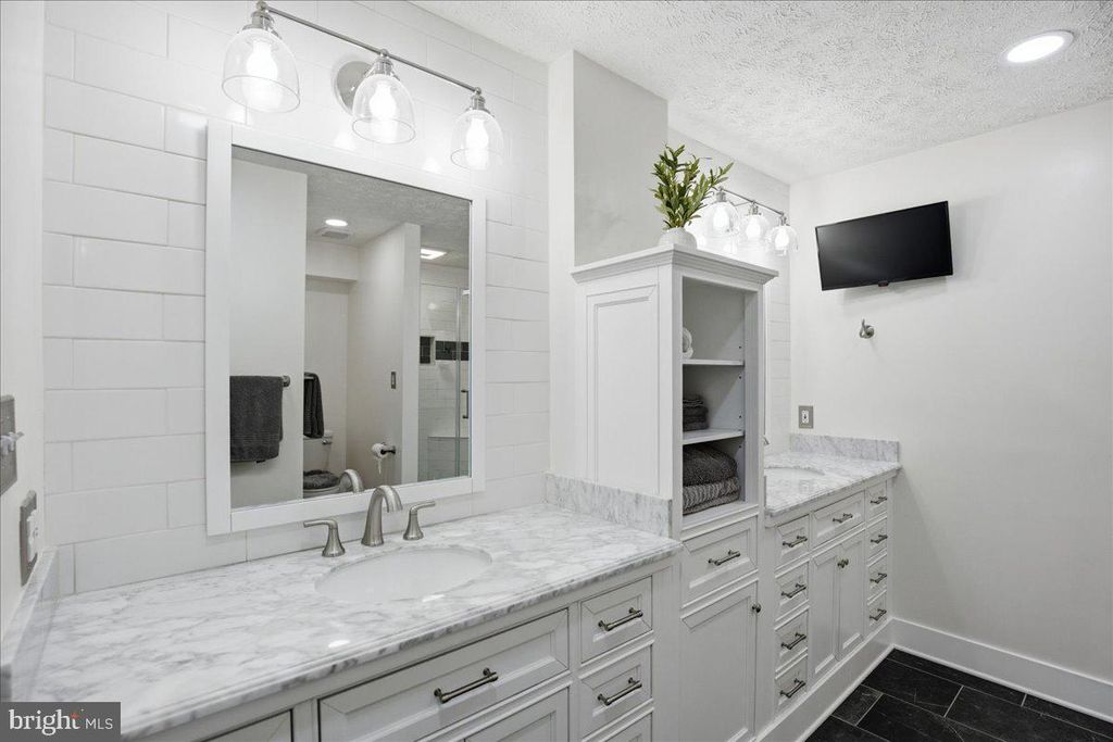 Image 28 of property listing at 12221 CONCHO CT, Lusby, MD 20657