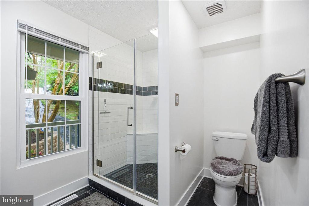 Image 29 of property listing at 12221 CONCHO CT, Lusby, MD 20657