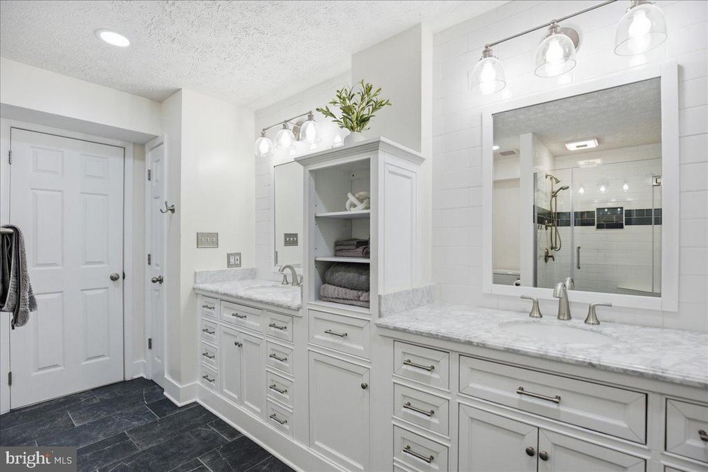 Image 31 of property listing at 12221 CONCHO CT, Lusby, MD 20657