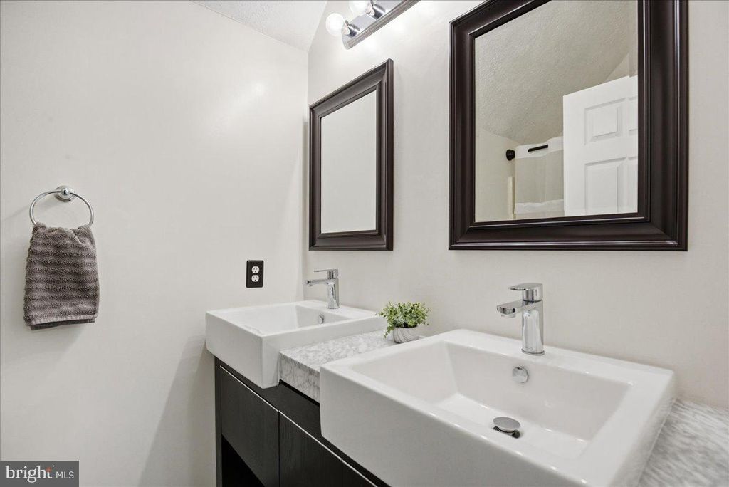 Image 36 of property listing at 12221 CONCHO CT, Lusby, MD 20657