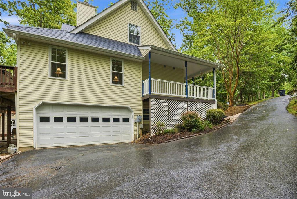 Image 5 of property listing at 12221 CONCHO CT, Lusby, MD 20657