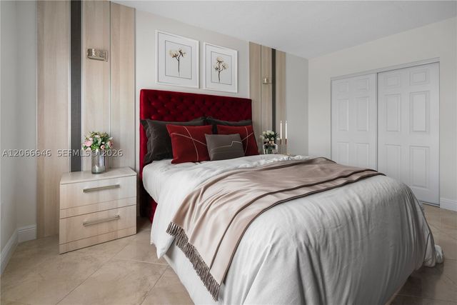 400 Kings Point Dr 606, Sunny Isles Beach, FL 33160