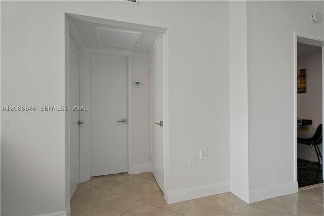 400 Kings Point Dr 606, Sunny Isles Beach, FL 33160