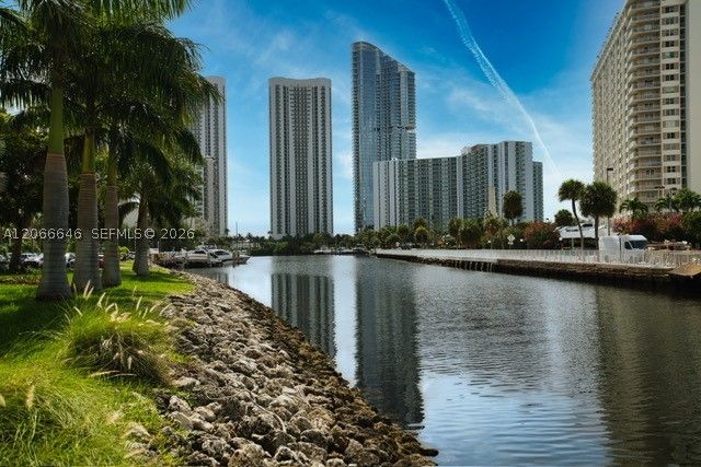 400 Kings Point Dr 606, Sunny Isles Beach, FL 33160