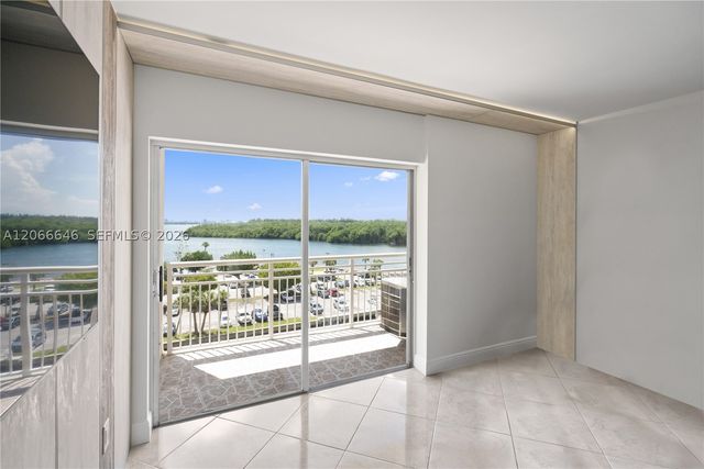 400 Kings Point Dr 606, Sunny Isles Beach, FL 33160