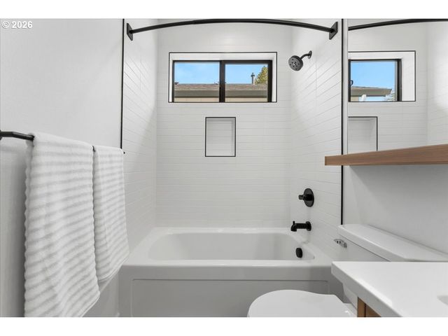 315 E St, Lake Oswego, OR 97034