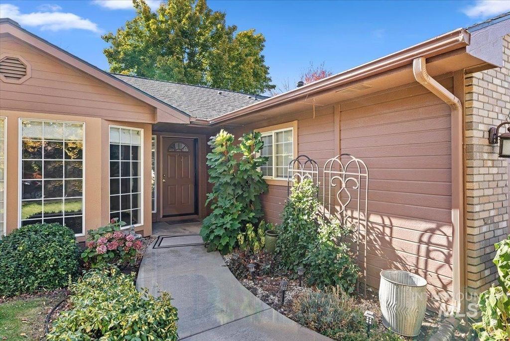 12493 W Driftwood Dr, Boise, ID 83713 photo 4