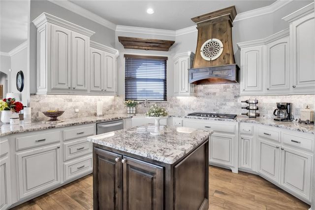 7135 Buck Drive, Tuttle, OK 73089