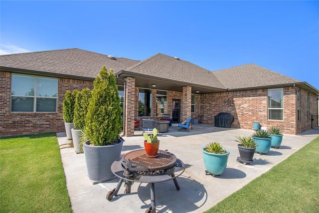 7135 Buck Drive, Tuttle, OK 73089