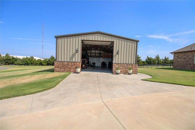 7135 Buck Drive, Tuttle, OK 73089
