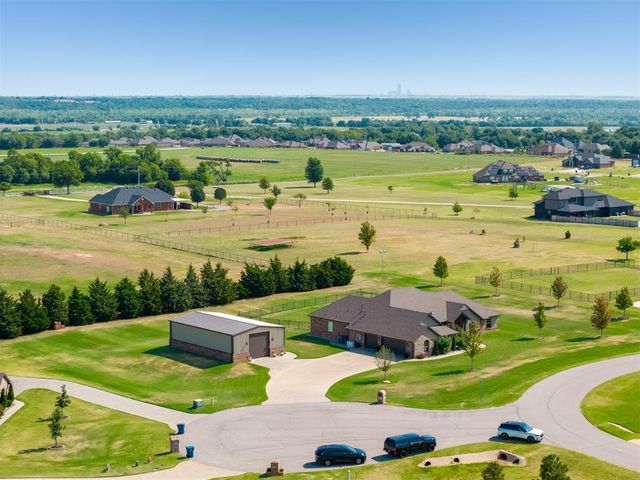 7135 Buck Drive, Tuttle, OK 73089