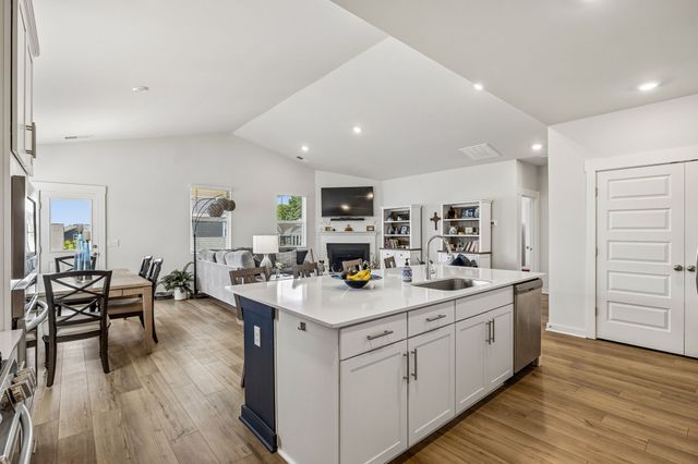 700 Tischer Dr, Hendersonville, TN 37075