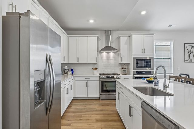700 Tischer Dr, Hendersonville, TN 37075