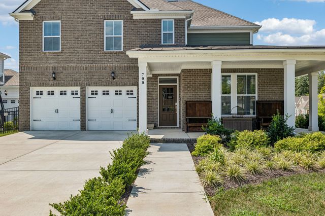 700 Tischer Dr, Hendersonville, TN 37075
