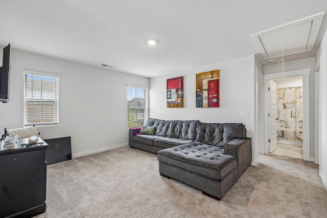 700 Tischer Dr, Hendersonville, TN 37075