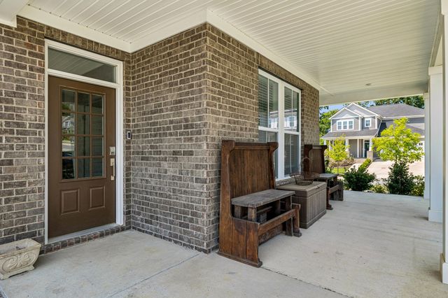 700 Tischer Dr, Hendersonville, TN 37075