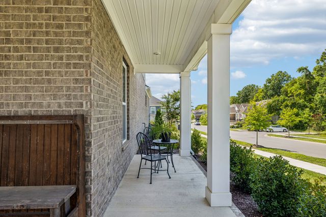 700 Tischer Dr, Hendersonville, TN 37075
