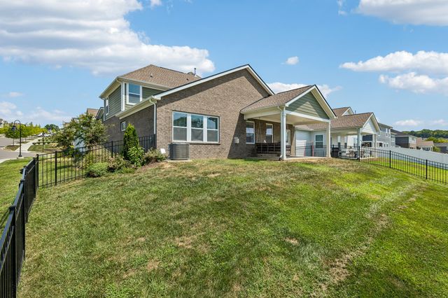 700 Tischer Dr, Hendersonville, TN 37075
