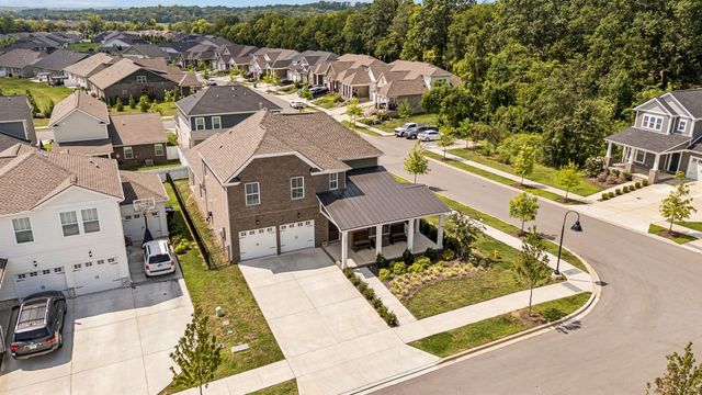 700 Tischer Dr, Hendersonville, TN 37075