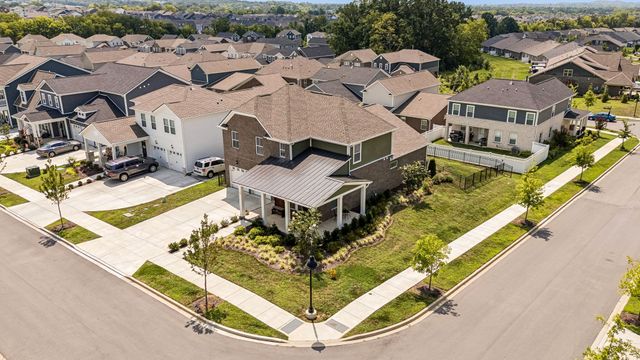 700 Tischer Dr, Hendersonville, TN 37075