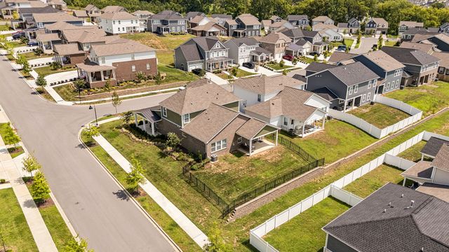 700 Tischer Dr, Hendersonville, TN 37075