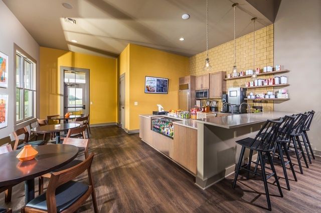 700 Tischer Dr, Hendersonville, TN 37075