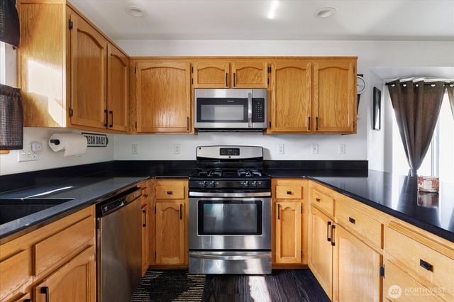 1836 SW Putnam Drive, Oak Harbor, WA 98277