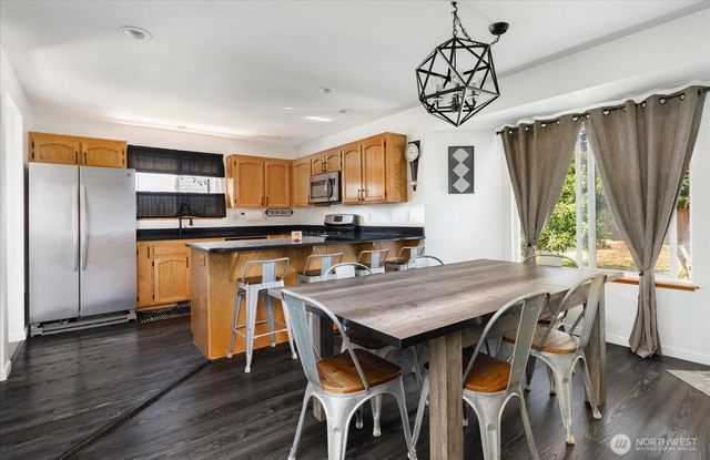 1836 SW Putnam Drive, Oak Harbor, WA 98277