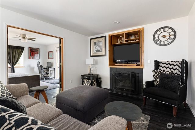 1836 SW Putnam Drive, Oak Harbor, WA 98277